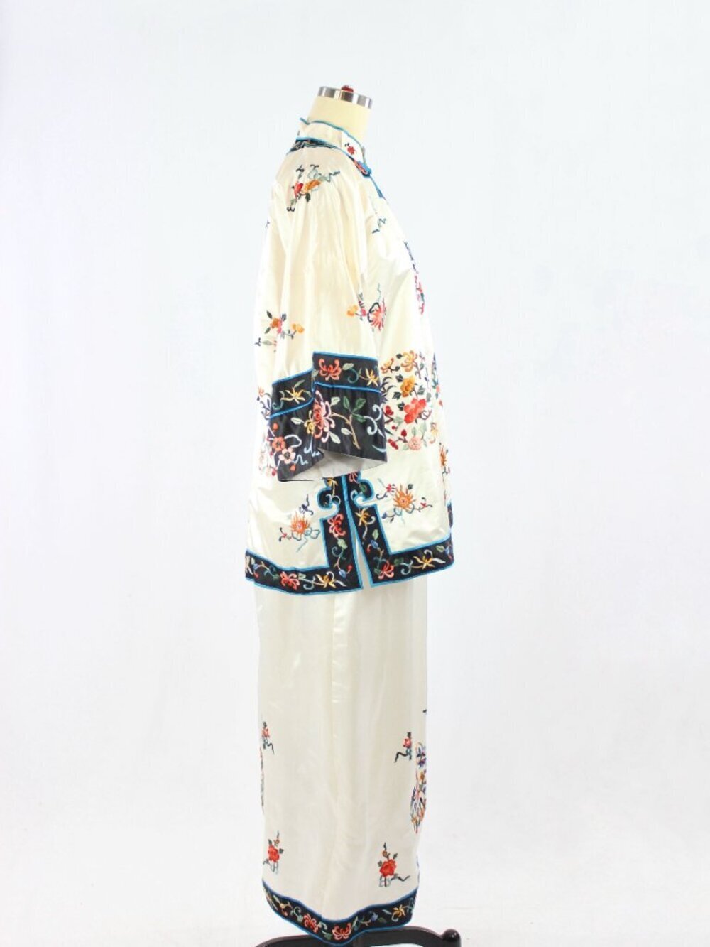 Vintage 60's ESME White Embroidered Oriental 100% Silk Blouse Skirt Set, Size XL - Picture 2 of 16